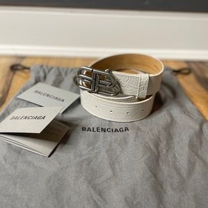 🔥🔥🔥 LIKE NEW- Balenciaga Belt Off White